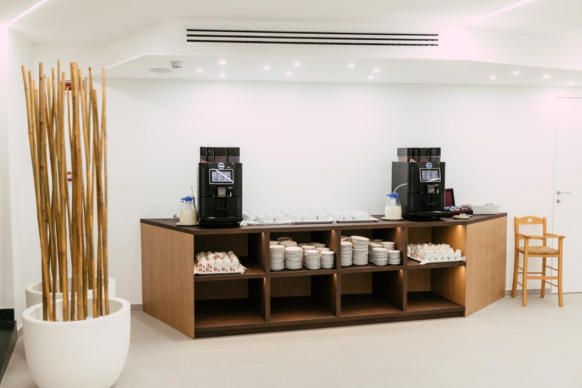 ואסטו Hotel President מראה חיצוני תמונה